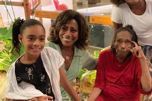 Mãe de Gloria Maria morre aos 89 anos e apresentadora desabafa