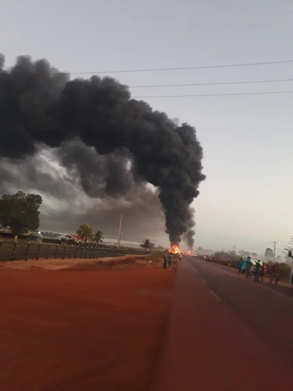 Colisão entre ônibus e caminhão-tanque deixa 4 mortos e fere 16 em RO - destaque galeria