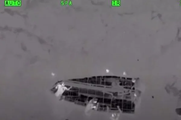 Barco com imigrantes cubanos naufraga perto da costa da Flórida. Veja