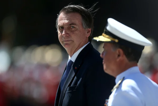 Bolsonaro faz reunião para analisar proposta de reforma dos militares
