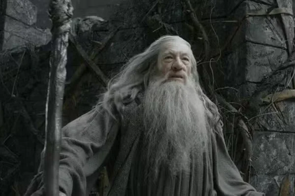 O Senhor dos Anéis: Ian McKellen revela volta de Gandalf em novo filme