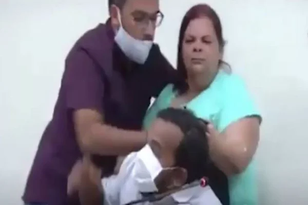Vídeo: vereadores batem boca, trocam puxões de cabelo e cenas viralizam