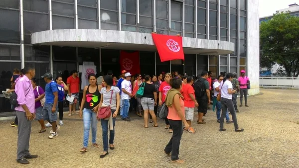 Invasores deixam a Secretaria de Desenvolvimento Humano e Social
