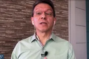 Luiz Antônio Silva comandava o quadro Pergunte ao Doutor Luiz Antônio Silva comandava o quadro Pergunte ao Doutor