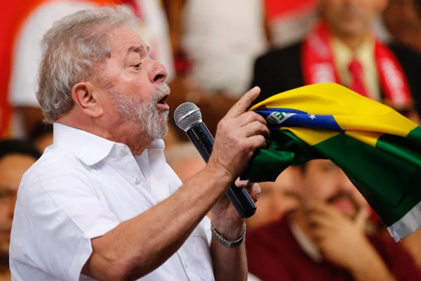 Lula acusa Moro de “forçar delação premiada” mantendo suspeitos presos