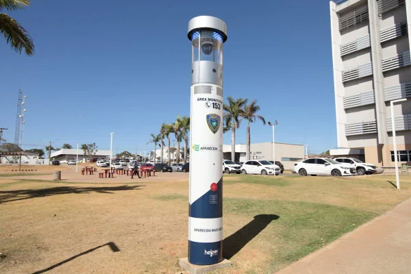 imagem colorida totem de segurança aparecida de goiania