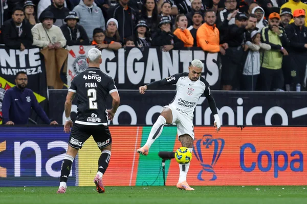 Leitura labial revela discussão de Matheuzinho com Yuri Alberto