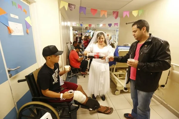 Festa junina na ala de ortopedia do Hospital de Base alegra pacientes