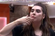 Após a situação da divisão das camas, participantes disseram que não sentiram "boa energia" vindo da cantora. A sister Natália chegou a dizer que Naiara “é muito pesada” Após a situação da divisão das camas, participantes disseram que não sentiram "boa energia" vindo da cantora. A sister Natália chegou a dizer que Naiara “é muito pesada”