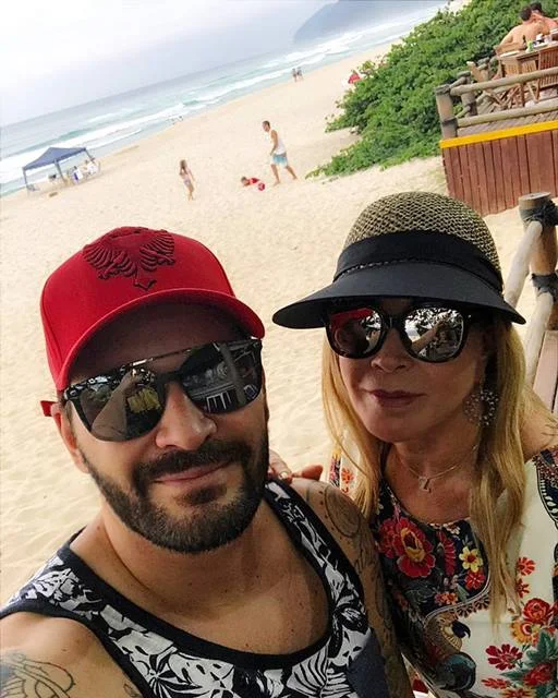 É o amooooooooooooooooor É o amooooooooooooooooor