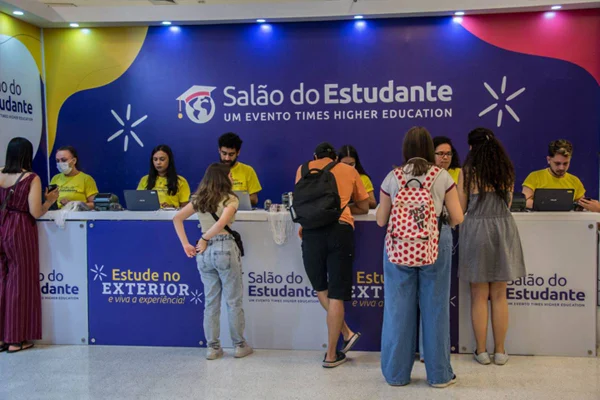 Quer estudar fora? Evento gratuito que orienta estudantes chega ao DF