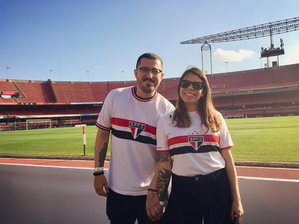 Por meio do SPFC, torcedora mantém viva memória de namorado morto