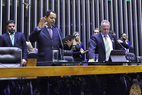 Podemos fecha apoio a Ibaneis Rocha no Distrito Federal