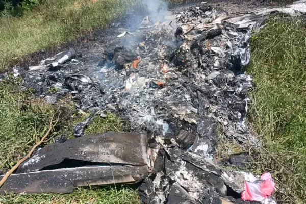 Avião cai e deixa 2 mortos no Rio de Janeiro