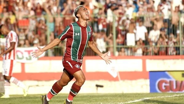 Com dois de Luccas Claro, Fluminense goleia Bangu e segue 100%