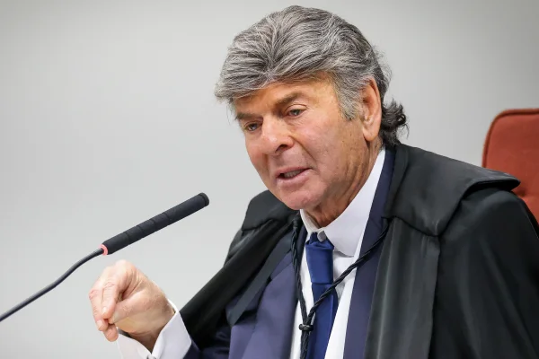 Fux pede vista em caso de Moro por calúnia contra Gilmar Mendes