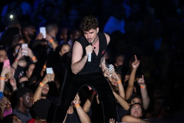 Jão estreia no palco principal do Prêmio Multishow e é elogiado na web