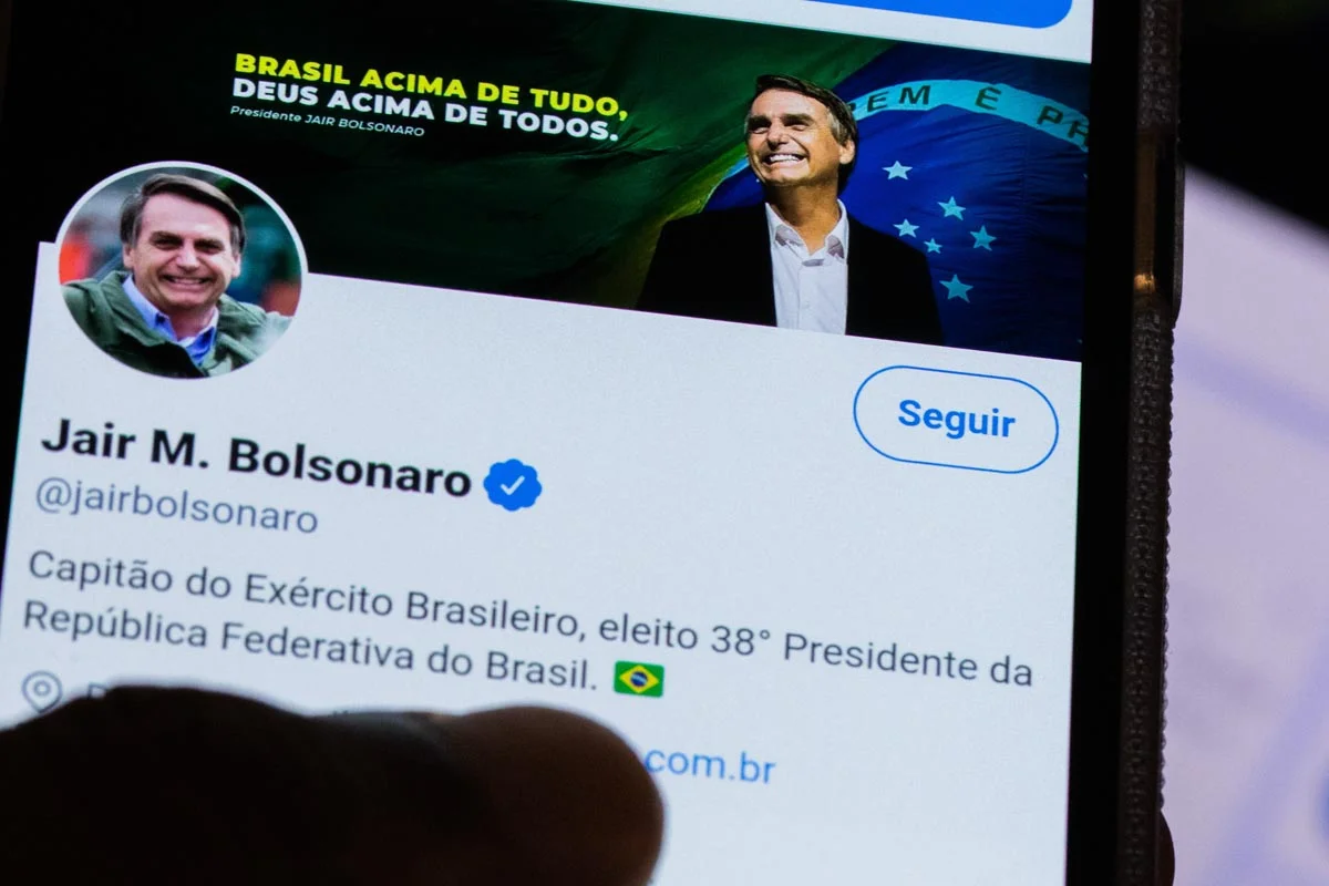 Segundo Kaique Brito, o presidente Bolsonaro o bloqueou após o adolescente comentar "aleluia, arrepiei" em um tuíte do governante Segundo Kaique Brito, o presidente Bolsonaro o bloqueou após o adolescente comentar "aleluia, arrepiei" em um tuíte do governante