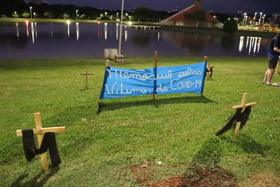 Homenagem Comitê de Resistência e Solidariedade às vítimas de Covid Homenagem Comitê de Resistência e Solidariedade às vítimas de Covid