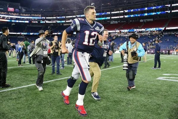 Foto colorida de Tom Brady pelos Patriots - Metrópoles