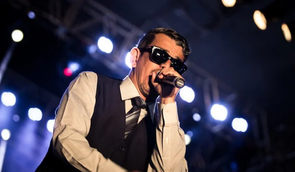 Rapper Japão relembra sucessos e reedita parcerias no primeiro DVD da carreira