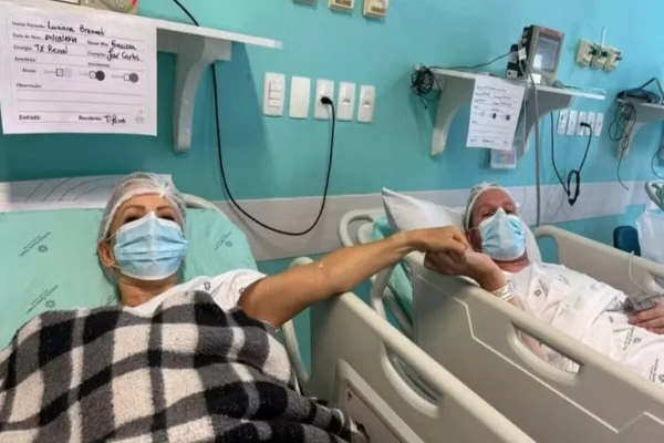 Imagem colorida, Cirurgia ocorreu em Blumenau e uniu ainda mais o casal- Metrópoles