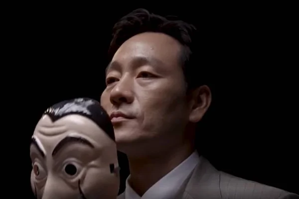 Foto colorida de personagem da série La Casa de Papel: Coreia - Metrópoles