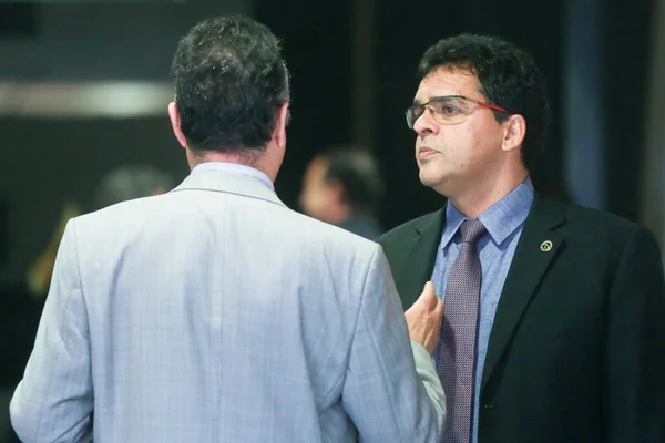 Distritais do PT fecham acordo com Agaciel Maia. Vale será o vice
