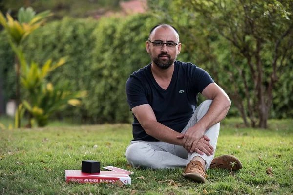 Arquiteto Rodrigo Scheel ganha prêmio com peça que homenageia Brasília