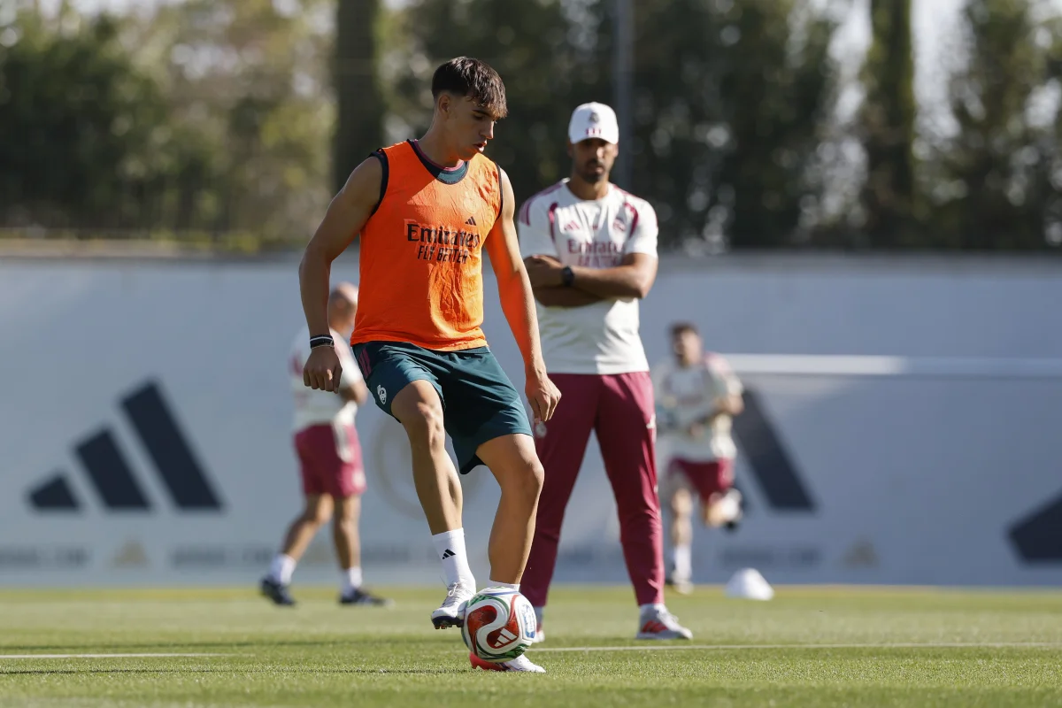 Conheça Carlos Espí, atacante que dificulta a vida de Endrick no Real Madrid