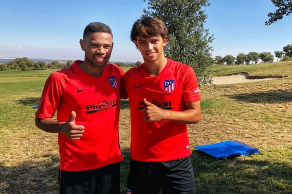Oficializado como reforço, Renan Lodi assina com Atlético de Madrid