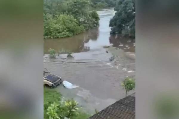Fortes chuvas que atinge Cavalcante (GO), na Chapada dos Veadeiros, isolou moradores