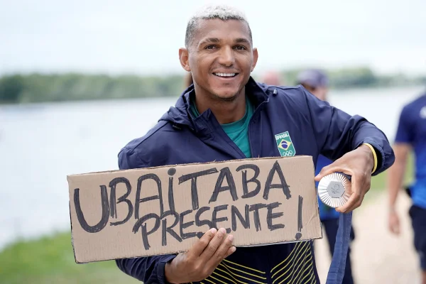 “Tirei um peso das minhas costas”, diz Isaquias Queiroz após prata
