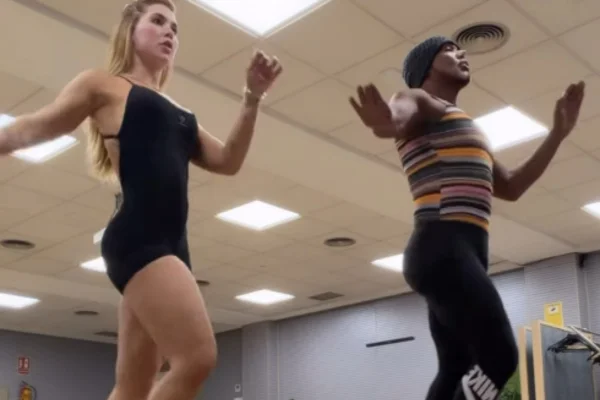 Após levar professor a Madri, Virginia mostra aula de samba; assista