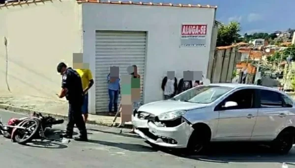 Ladrão de moto bate em carro durante fuga e acaba preso em São Paulo