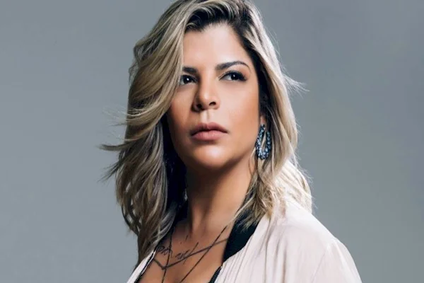 Paula Mattos se declara gay: “Que mal a pessoa faz para ser quem é?”