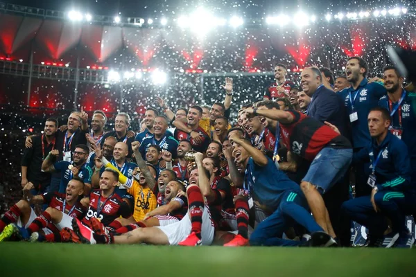 Flamengo fatura R$ 14 milhões com títulos em apenas 10 dias