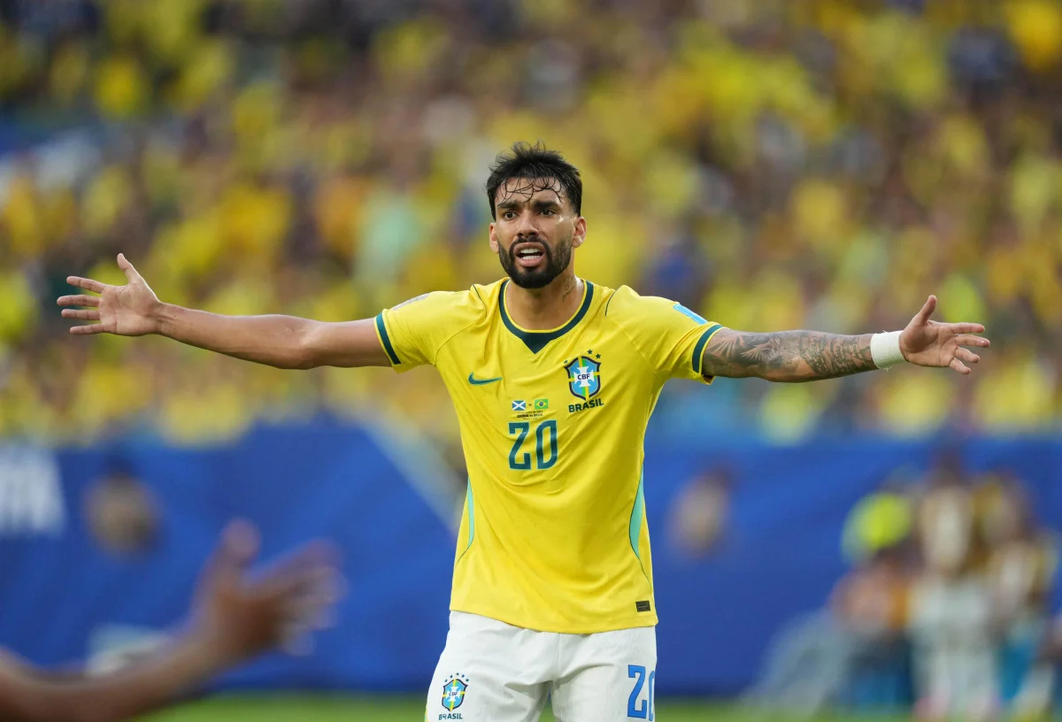 Lucas Paquetá utiliza a camisa 20 da Seleçãlo Brasileira. Lucas Paquetá utiliza a camisa 20 da Seleçãlo Brasileira.