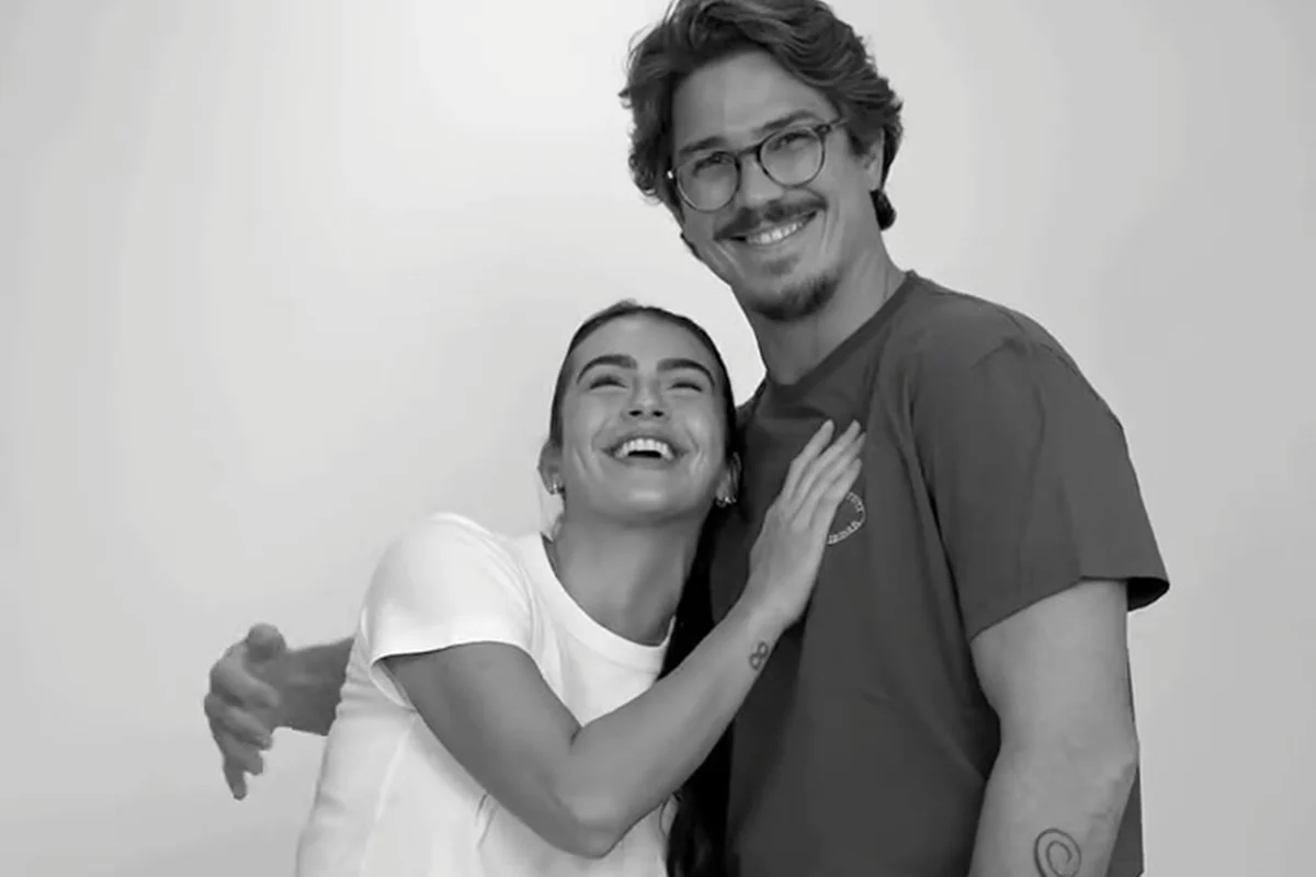 A influenciadora Mari Saad publicou um vídeo ao lado do companheiro, Rômulo Arantes Neto, para anunciar que está grávida do primeiro filho A influenciadora Mari Saad publicou um vídeo ao lado do companheiro, Rômulo Arantes Neto, para anunciar que está grávida do primeiro filho