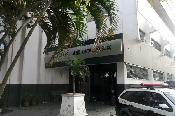 Imagem colorida do 69º DP (Teotônio Vilela), onde é investigada a ocorrência em que uma bala perdida atingiu um menino de 9 anos na zona leste de São Paulo. - Metrópoles