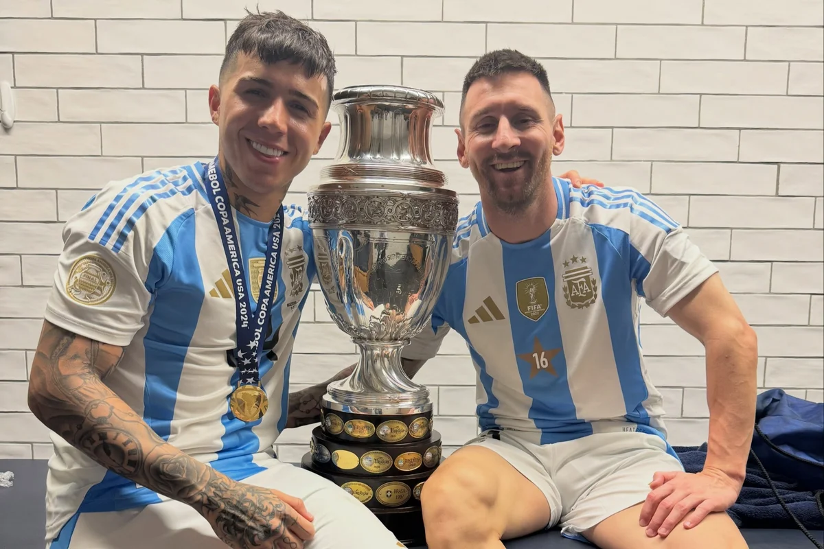 Enzo Fernández relembra sonho de jogar com Messi em carta de despedida - imagem 3 Enzo Fernández relembra sonho de jogar com Messi em carta de despedida - imagem 3