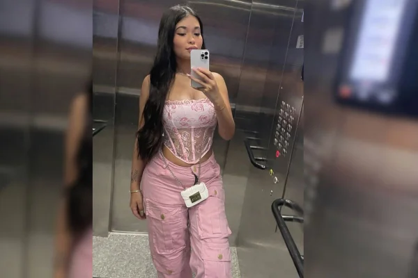 Isabelle Neto Neres, de 18 anos, foi presa suspeita de articular arrastão em shopping. Nas redes sociais, ostentava carros de luxo e joias - Metrópoles
