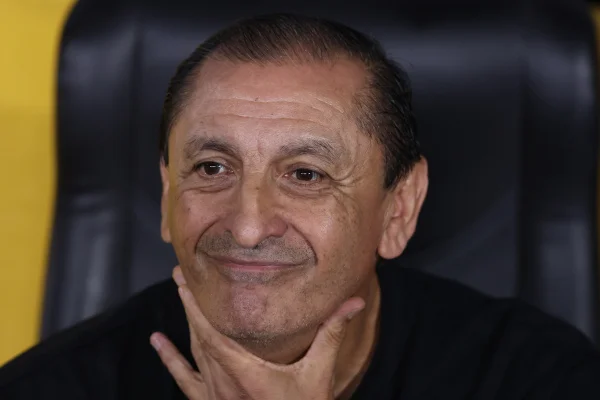 Foto colorida de Ramón Díaz, treinador do Corinthians - Metrópoles