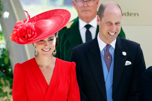 William e Kate protagonizam flerte ousado em tradicional evento da realeza
