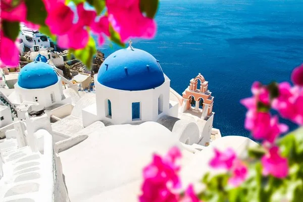 Brasileiros curtem o verão europeu na badalada ilha grega de Mykonos