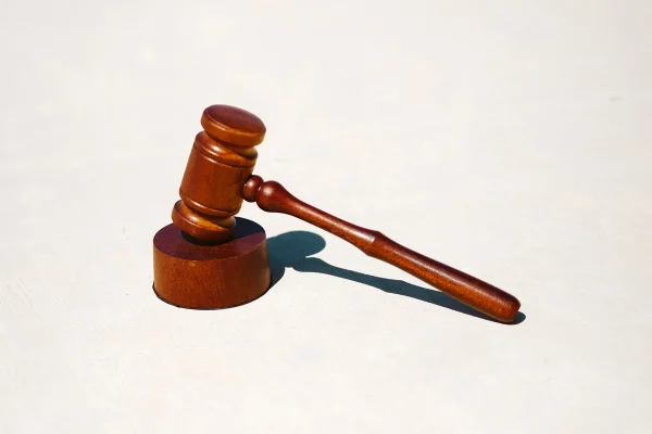 justiça martelo tribunal