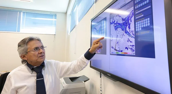 Inmet faz alerta de chuva intensa e rajadas de ventos no DF