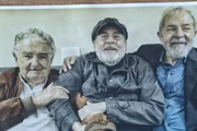 Frateschi (no meio) com o ex-presidente do Uruguai, Pepe Mujica (esquerda) e o presidente brasileiro Lula (PT)