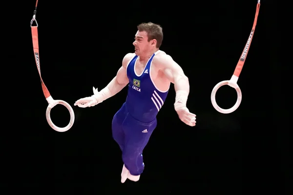 Brasileiros sofrem quedas em 1º dia da ginástica masculina no Mundial