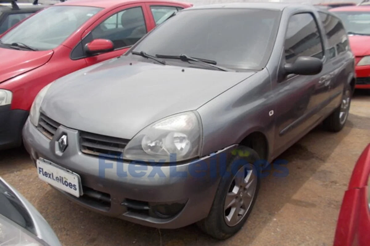 Renault Clio AUT10 16H3P 2006 R$ 1,5 mil Renault Clio AUT10 16H3P 2006 R$ 1,5 mil